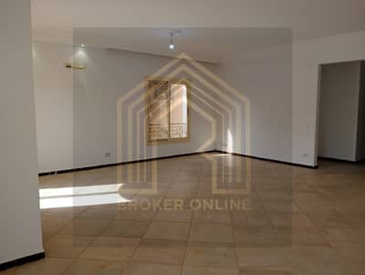 للايجار شقه فى اكتوبر [ السياحية الرابعه ] مساحة 230 متر - موقع مميز
