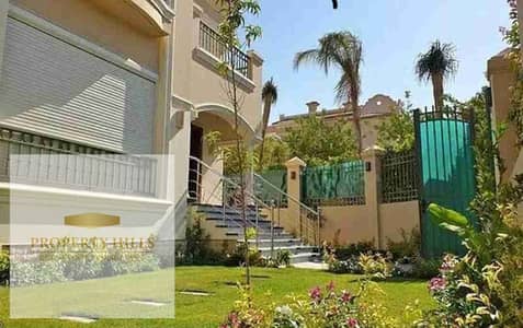 عاين واستلم فيلا فوري في الشروق بجوار الجامعة البريطانية وكارفور