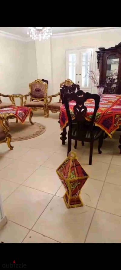 شقة للإيجار مفروش في  تقسيم اللاسلكي  المواصفات: 2 غرفة + 2بلكون 2حمام +مطبخ  الدور: الرابع فوق الارضى       رسبشن قطعتين      مميزات الشقة  كهرباء  إنترنت  غاز طبيعي