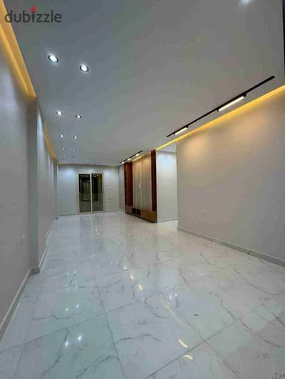 Apartment for sale in Hadayek El Ahram 140 meters back with a balcony, near the fourth gate, excellent location