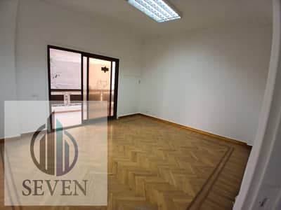 Administrative office for rent, 240 m², licensed, prime location in Degla Maadi for major companies at a unique price.