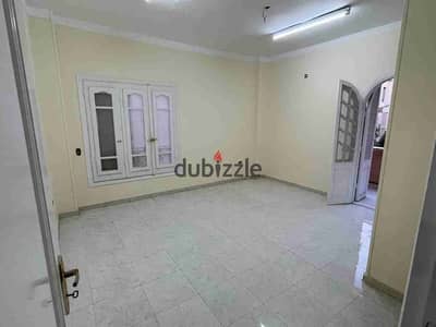 شقة للايجار بالقرب من معهد تيجان بالبنفسج ٣ فيلات