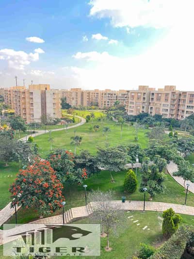 Apartment 200m for sale in Madinaty, super lux finishing B11 wide garden view close to services