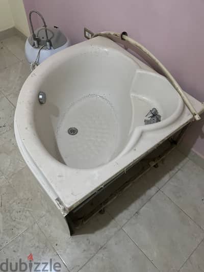 بانيو ميني كورنر استعمال خفيف