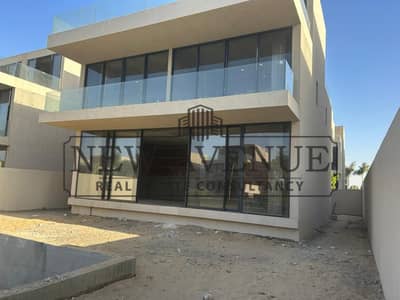 فيلا مستقلة بمسبح خاص استلام فوري بأقساط حتي ٢٠٣٠ بموقع مميز مباشرة علي اللاندسكيب و اللاجون