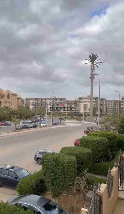 للبيع شقة بالحى السابع بالشيخ زايد أمام ميدان الافق متشطبة 185متر