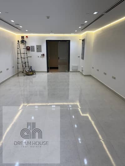 65 sqm Administrative Office for Rent in Hyde Park – Direct on 90 Street | First Use