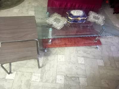 3 تربيزة انتريه 2تربيزه منهم متداخله