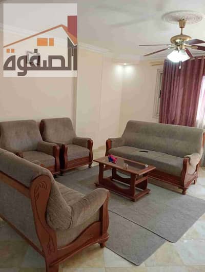 شقه للايجار المفروش شارع 77العمومي خطوات لنادي المعادي وميدان سواريس قريب لشارع 9موقع مميز وراقي