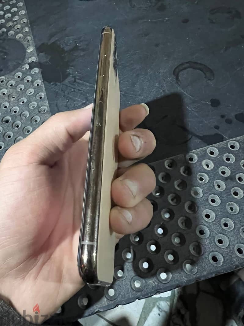 iPhone 11 Pro Max 2