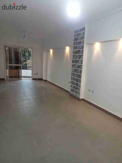Apartment for rent in the Fourth District, administrative use, on the main street.