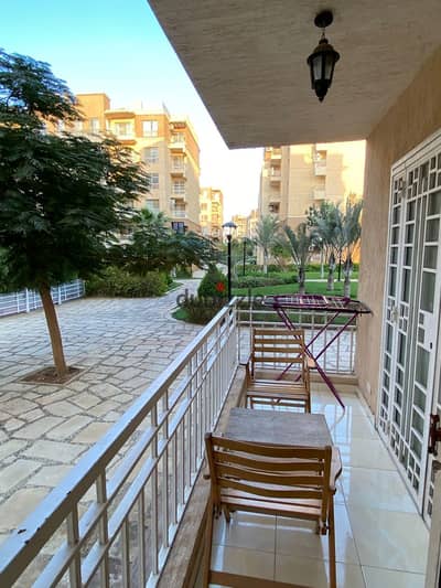 شقة للإيجار في مدينتي – B11 فرصة مميزة للسكن داخل واحدة من أكثر مراحل مدينتي هدوءًا وتميزًا، شقة بمساحة رائعة وتقسيم عملي يوفر الراحة والخصوصية، مع مو