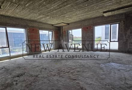 مكتب كورنر فيو مميز في واتر واي فيلاز مع امكانية التشطيب  للايجار Waterway Villas