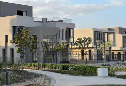 بأقل مقدم فيلا تاون هاوس  للبيع في سوديك إيست - القاهرة الجديدة- استلام فورى -بأقسام على 8 سنوات -Sodic East