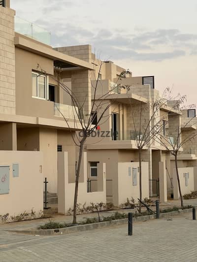 فيلا امام مطار سفنكس برايم لوكيشن وبيفرلي هيلز علي طريق مصر اسكندرية الصحراوي