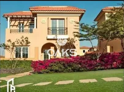 فيلا مميزة  للبيع  من هايد بارك   Hyde Park   في كمبوند ساكن وعايش  في قلب  التجمع بالقرب من الجامعة الامريكية وشارع التسعين   بالتقسيط علي 10 سنين