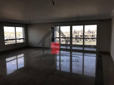 شقه 275 متر بالمطبخ والتكيفات موقع مميز نيو جيزه  New Giza