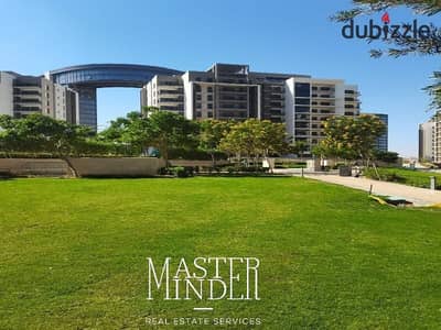 ستثمر فى زد ويست اقل من سعر المطور ب 45% وباقساط حتى 2031، شقة 4 غرف واحدة منهم ماستر، متشطبة بالكامل بالتكييفات، غرفة مربية بحمام خاص، الشقة امامية ت