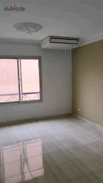 شقة للبيع فيو جاردن جاهزة للسكن تشطيبات سوبر لوكس دور متكرر بالمطبخ والتكيفات امام المدرسة البريطانية اول سكن 123 متر في الرحاب 1 - المرحلة الأولي