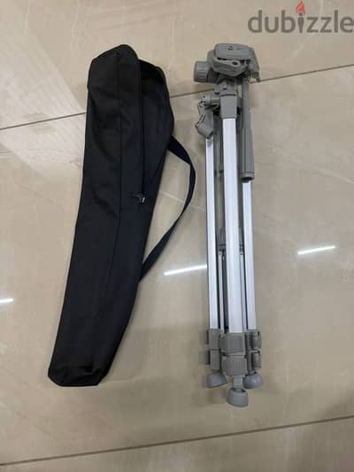 Tripod  ترايبود كاميرا ديجيتال مقاس كبير