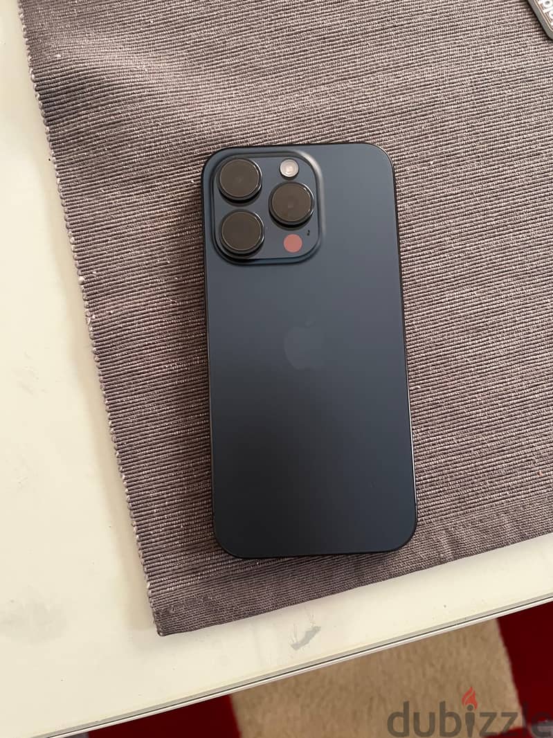 iPhone 15 pro (128) 4