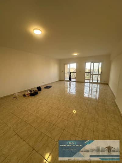 Apartment for sale in Rehab, 162 sq m, square view, prime location