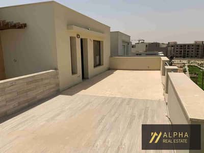 دوبلكس رووف للإيجار في إيستاون بالقاهرة الجديدة