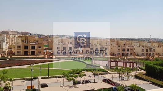 تاون هاوس ميدل 3 غرف نوم للبيع في ميفيدا القاهرة الجديدة التجمع الخامس كامل التشطيب جاهز للاستلام لوكيشن مميز