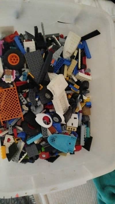 lego اصلي اكثر من ١٠٠٠٠ قطعه