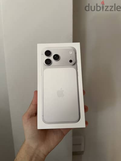 iphone 17 pro max silver 256 للبدل