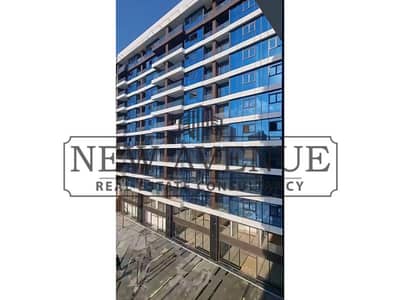 اقل مقدم شقه فندقية استلام فوري متشطبة بالكامل للبيع في ماريوت ريزيدنس marriot residence تطل على حمام سباحة