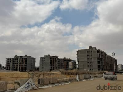 للبيع شقه كاملة التشطيب علي محور جمال عبد الناصرمباشرة الشيخ زايد كبوند ايفر
