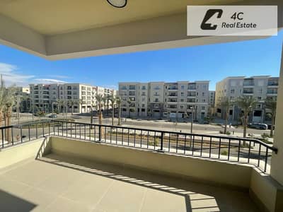 بالمطبخ والتكيفات والاجهزة للايجار ف مرحلة بوليفارد شقة 3 غرف نوم وناني برايم لوكيشن فى كمبوند ميفيدا التجمع الخامس Mivida New Cairo