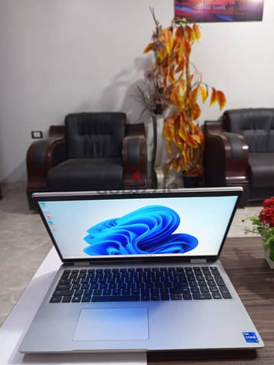 Dell Precision 3561 