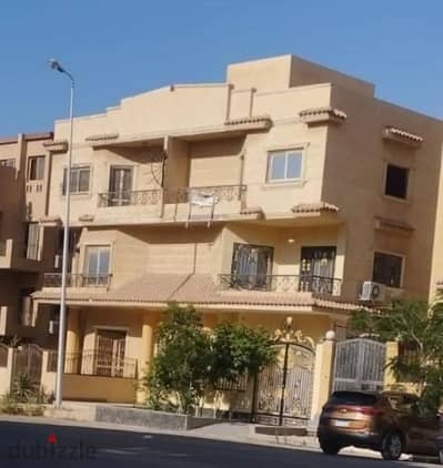 شقة نص تشطيب للبيع في البنفسج فيلات ١٢ - التجمع الاول