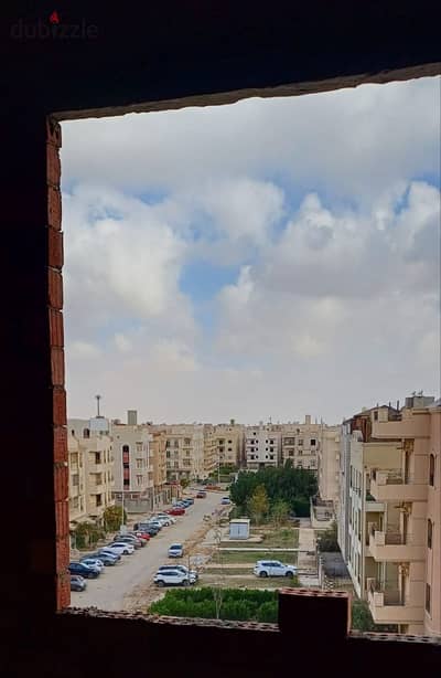شقة للبيع فى مدينة الشروق في المنطقة الثامنة