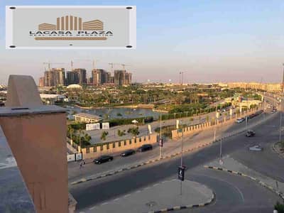 للايجار رووف مفروش ف كمبوند حدايق الكونتنتال مساحه ٨٥م وتراس ١٠٠م