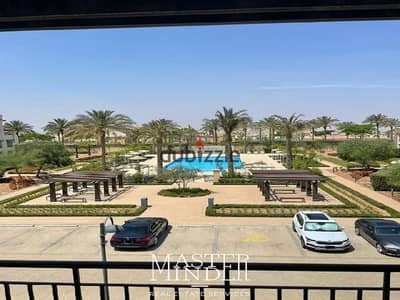 شقة استلام فوري للبيع بموقع مميز متشطبة بالكامل فى اب تاون كايرو - المقطم - اعمار مصر