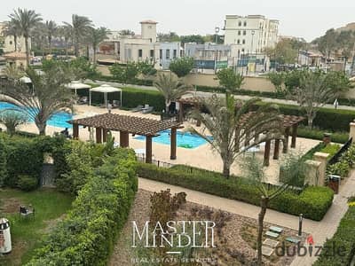 بنتهاوس مميز بمساحة كبيرة للبيع مفروش بالكامل في اب تاون كايرو المقطم من اعمار مصر