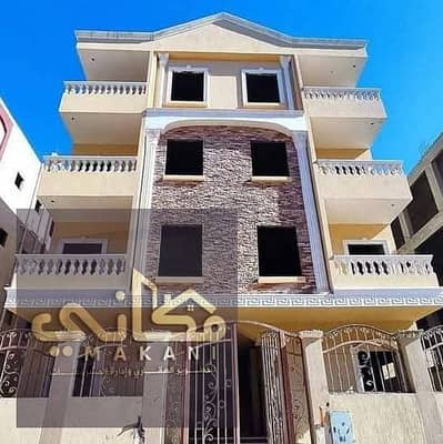 فرصه قويه للسكن او للاستثمار دوبلكس مساحه 270 م علي بعد خطوات من حي الفيلات