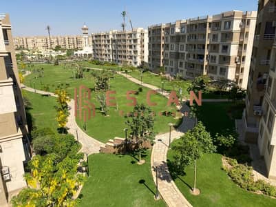 شقة 135 م مفروشة للايجار فى مدينتى B6 فيو جاردن موقع مميز بالقرب من الخدمات