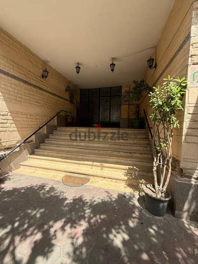 شقة للبيع في أرض الجولف – مصر الجديدة | موقع ناصية مميز + 3 غرف + جراج