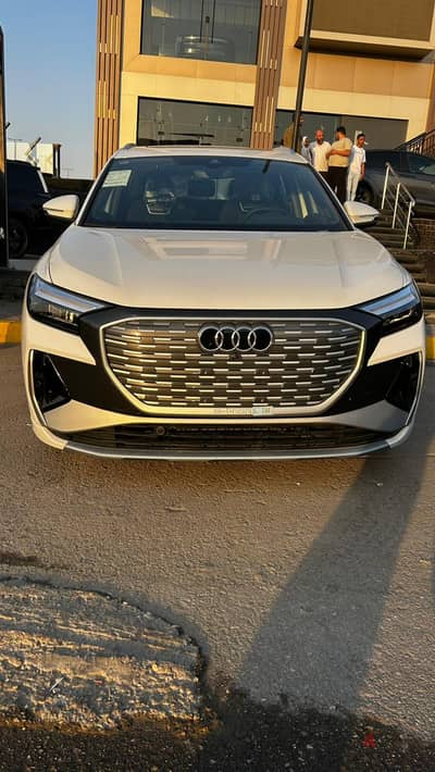 Audi Q4 E-Tron 2025 اودي كيو ٤ اي ترون