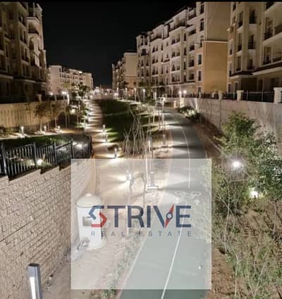 شقة في موقع مميز جدًاعلى فيو مفتوح دايركت على البوكيت و المساحات الخضرا بمقدم 5%  وأقساط حتى 12 سنوات في كمبوند سراي مرحلة elm tree park