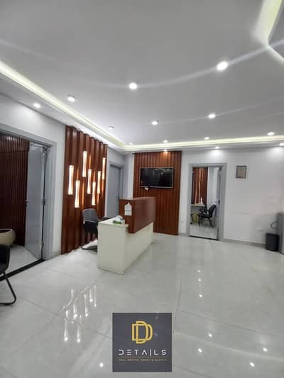 عياده ايجار مفروش بالتكيفات ومكاتب في مول طبي بجوار مجمع مستشفيات داخل كومباوند الخمائل الشيخ زايد، بموقع حيوي ومميز جدًا يصلح لجميع التخصصات الطبية