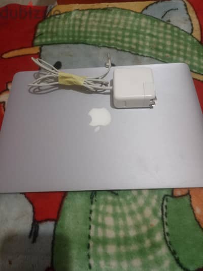 MacBook Air Apple