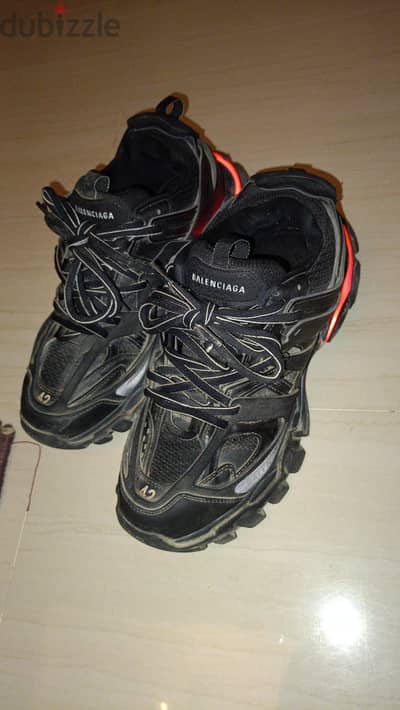 Balenciaga track led