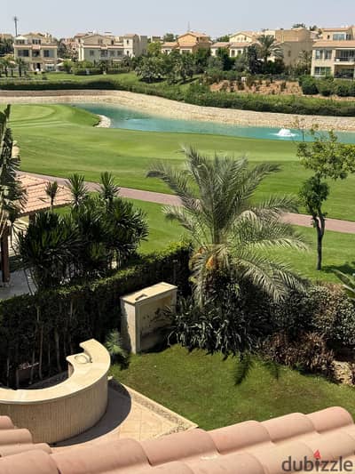 Villa for sale direct views of the lake and golf ready to move