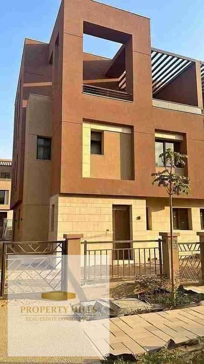 Ready for Viewing – Villa in crescent walk with private parking for the villa for 2 cars  • Unit Type: Villa • Built-up Area: 236 m² • Location: crescent walk – New Cairo • Status: Ready for viewing  Project Features:  Prime location in the heart of New C