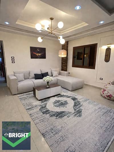 شقه للبيع 200م - 3 غرف - متشطبه - مفروشه بالكامل - السعر شامل الكوميشن